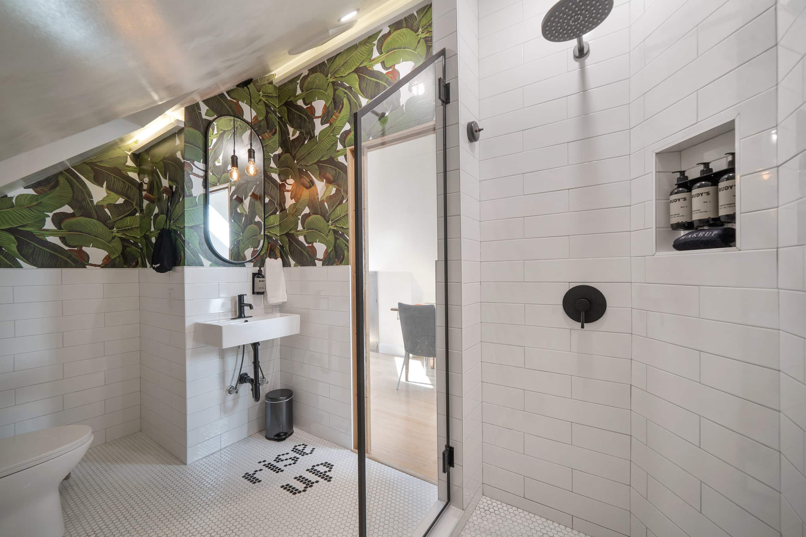 Home in San Francisco · ★4.95 · 1 bedroom · 2 beds · 1 bath - Image 21
