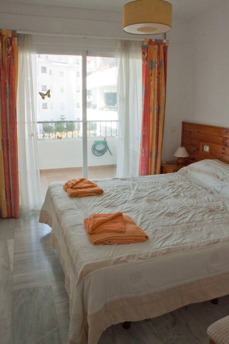 masterbedroom with ensuite