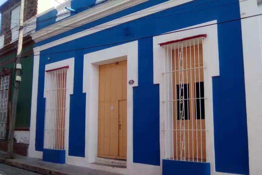 Fachada de E