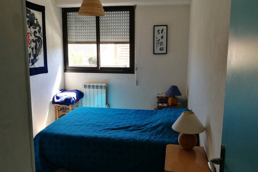 Chambre, lit 140