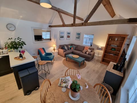 Popular Airbnb listing: Stunning recently renovated 2 bed cottage in Norfolk
