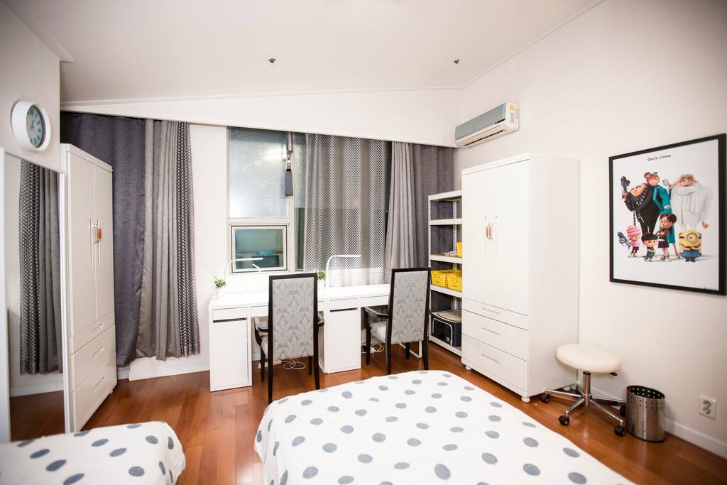 Twin Bedroom 3