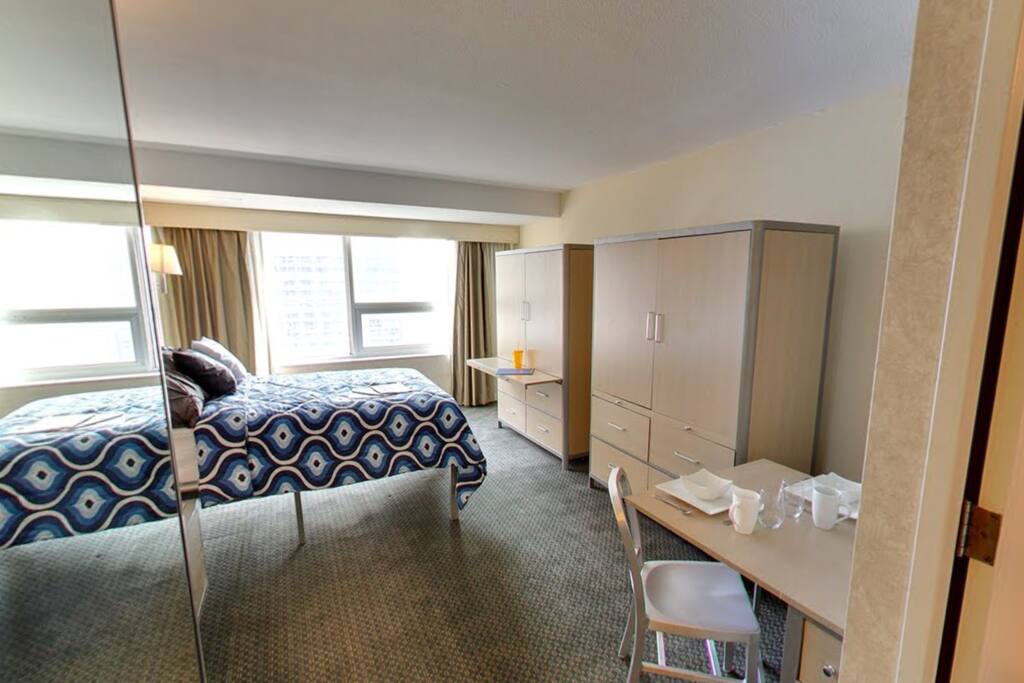 Living/Dining Area