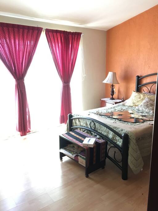 Room - Bed - Cuarto Invitados y Airbnb