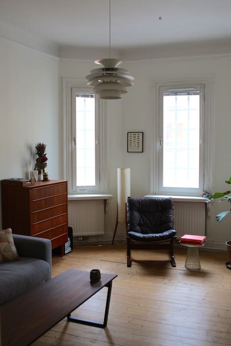 Cozy living room with oriel