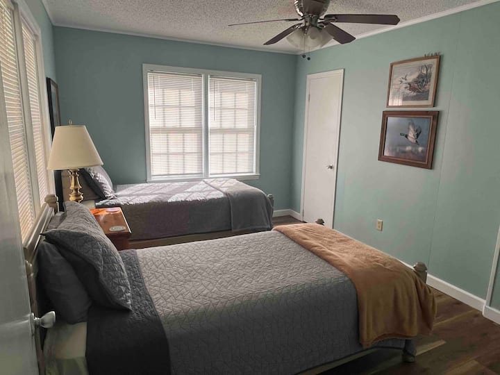 2 מיטות נפרדות