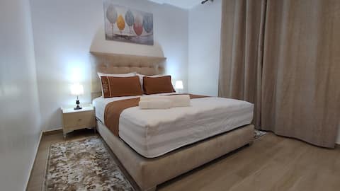 DLX02 – Deluxe 2-bedroom apartment – Downtown