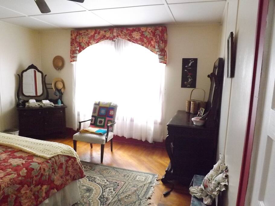 Magnolia Room