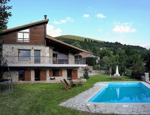 Traditional Luxury villa Parnassos