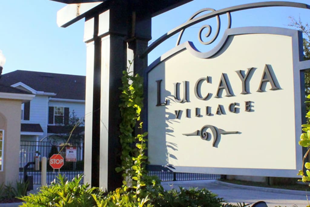 Lucaya Village Entrance