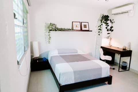Popular Airbnb listing: ★ WOW ★ 10 min ride from Airpt | Location | Garden in San Juan