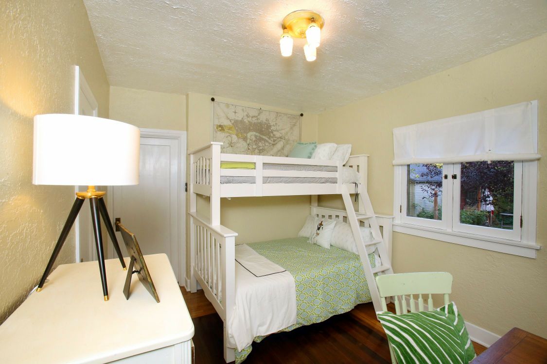 מיטות קומתיים עם מיטה זוגית ורווקים 