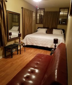 Magnificent  King Bed
30 days only rentals