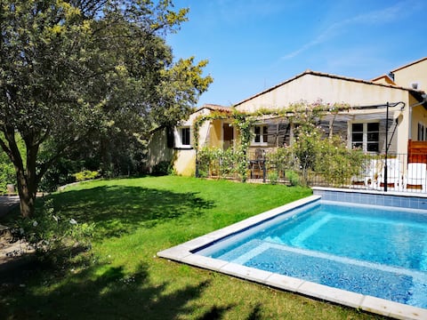 Gite des Tamaris in Loriol du Comtat 6 people