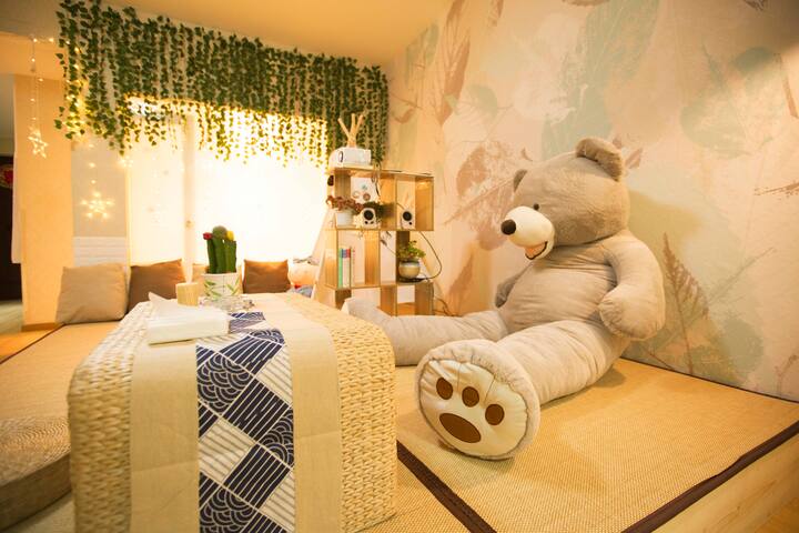 【猪圈】小熊剧院解放碑中心——AAAA级景区洪崖洞/两江索道/轨道交通/江景房