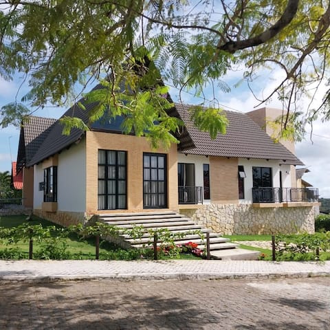 Casa no Cond. Águas da Serra Bananeiras