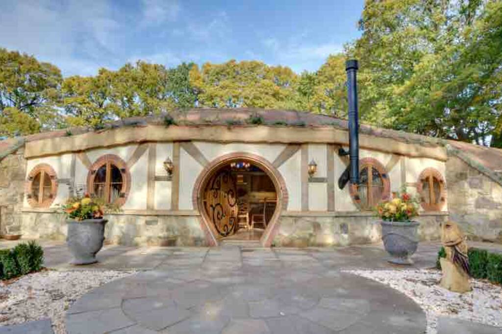 Hobbit House in Vineyard Earth houses for Rent in Robertsbridge