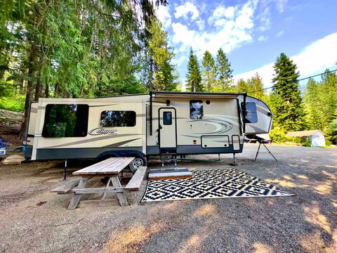 Spirit Lake Luxury Getaway Adventure