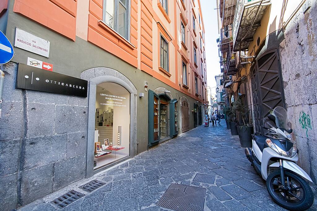 Via Masuccio Salernitano