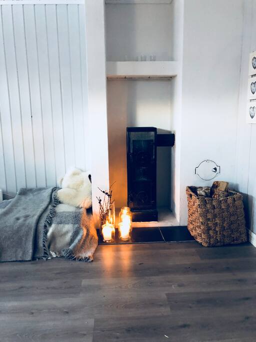 Cosy fireplace in the mainroom