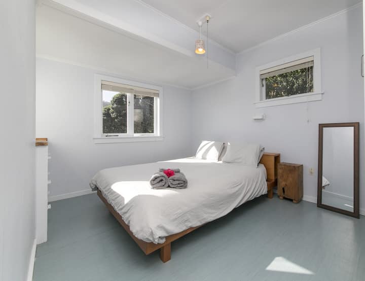 საძინებელი 1