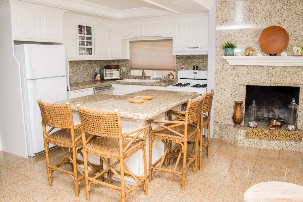 Eat in Kitchen