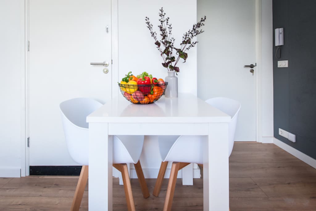 Breakfast and diningtable