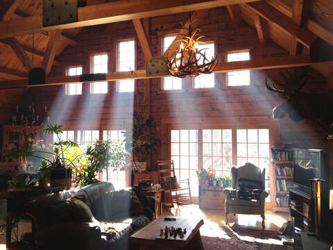 A Rare and Private Winter Holiday  Log Cabin Home