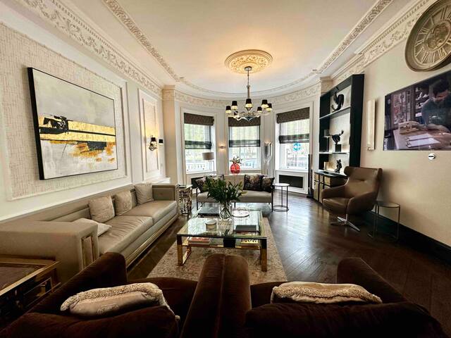 Luxury Mayfair flat with private pool gallery image 3