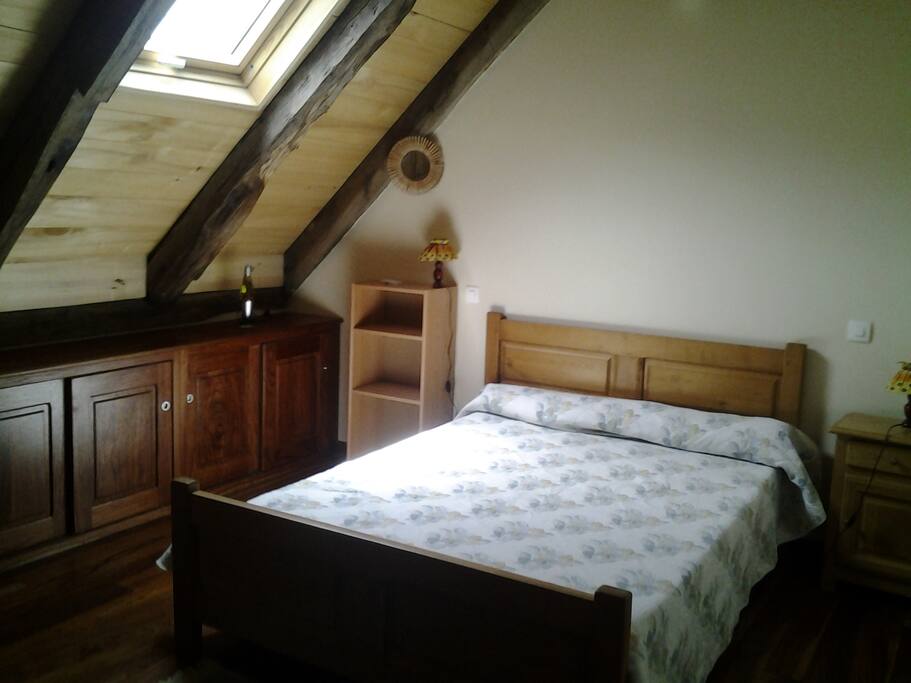 Chambre principale avec lit 1,40