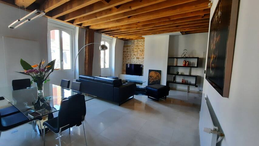 A design cocoon, calm and brightness in THE center gallery image 3