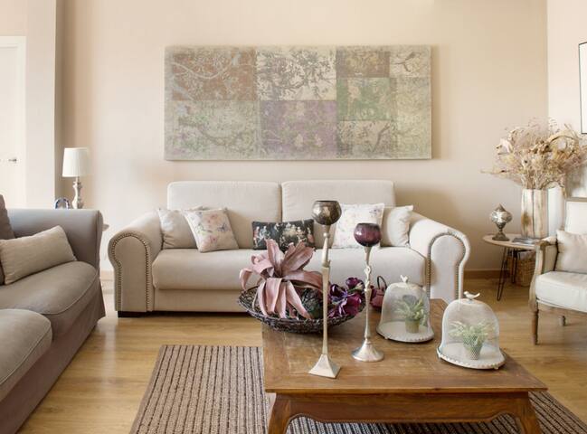 Landscape Cozy and bright apartment gallery image 2