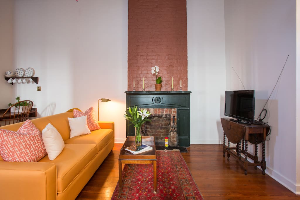 Put your feet up after playing in the Quarter or Magazine Street shopping. Apple TV provided.
