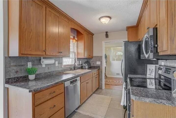 Perfect for Large Groups-Airport/MOA in 5 mins gallery image 2