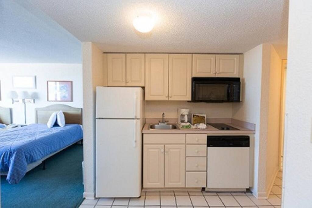 full kitchen