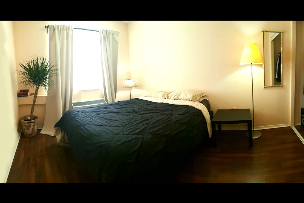 Private Bedroom - AC & Heat Available