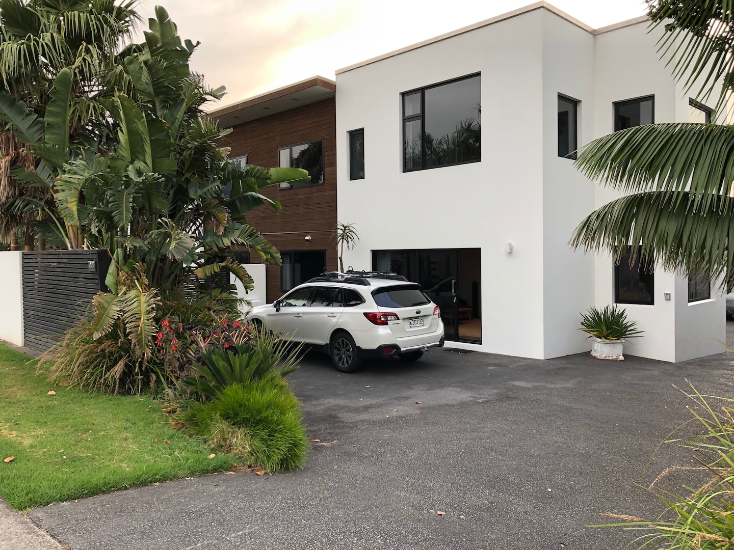 Alabasta - Modern Apartment Accomodation. 2
