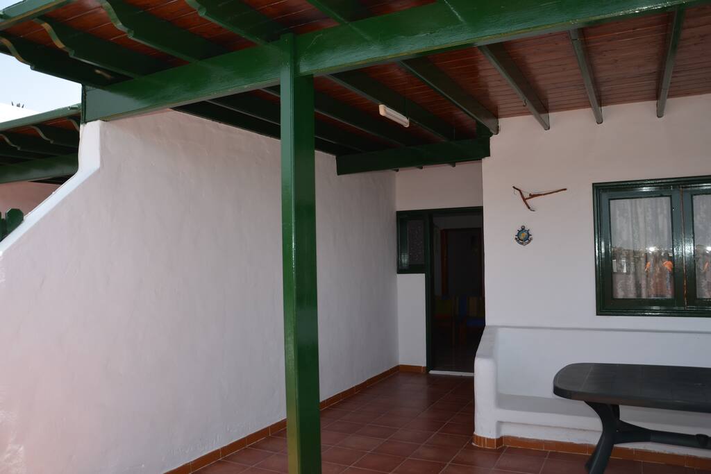 Terraza y entrada