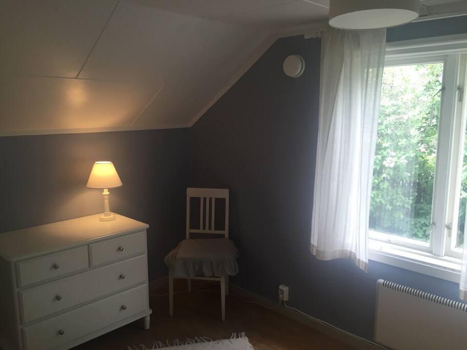 Sovrum 2 på övervåningen