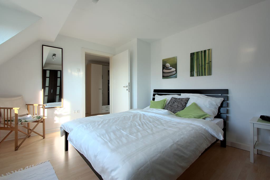 Helles Schlafzimmer