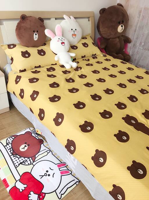布朗熊和它的小伙伴一起陪伴你入眠