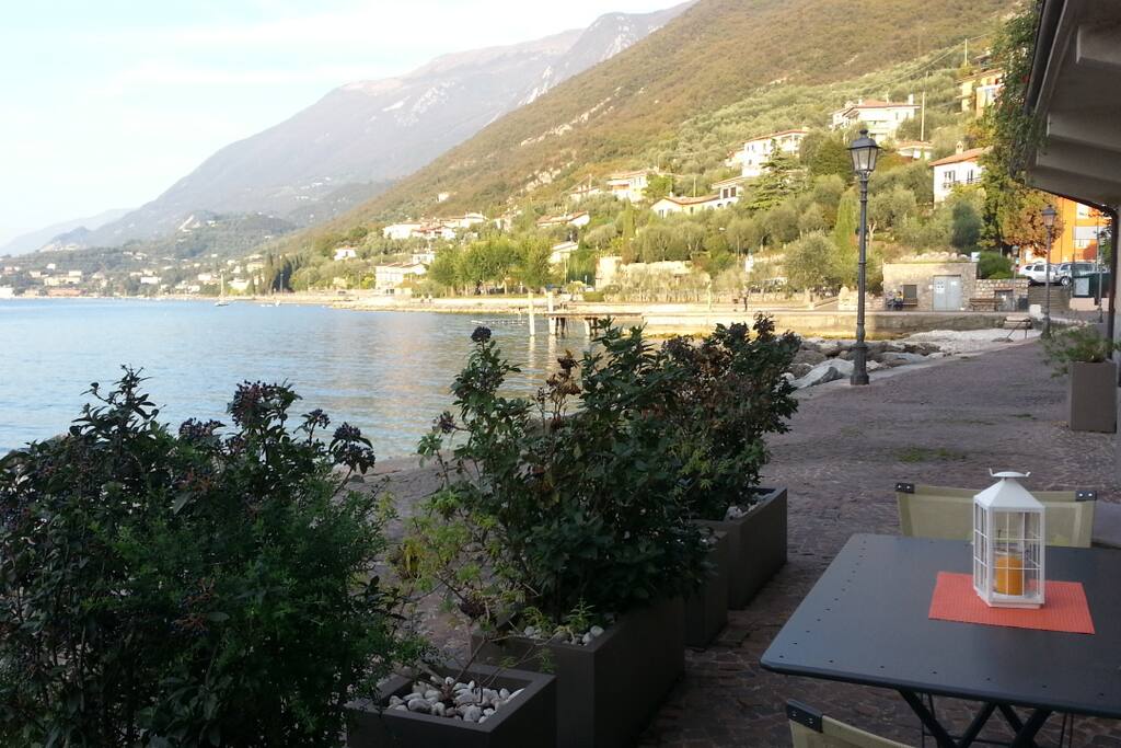 Direttamente sul lago...
Direkt am See...