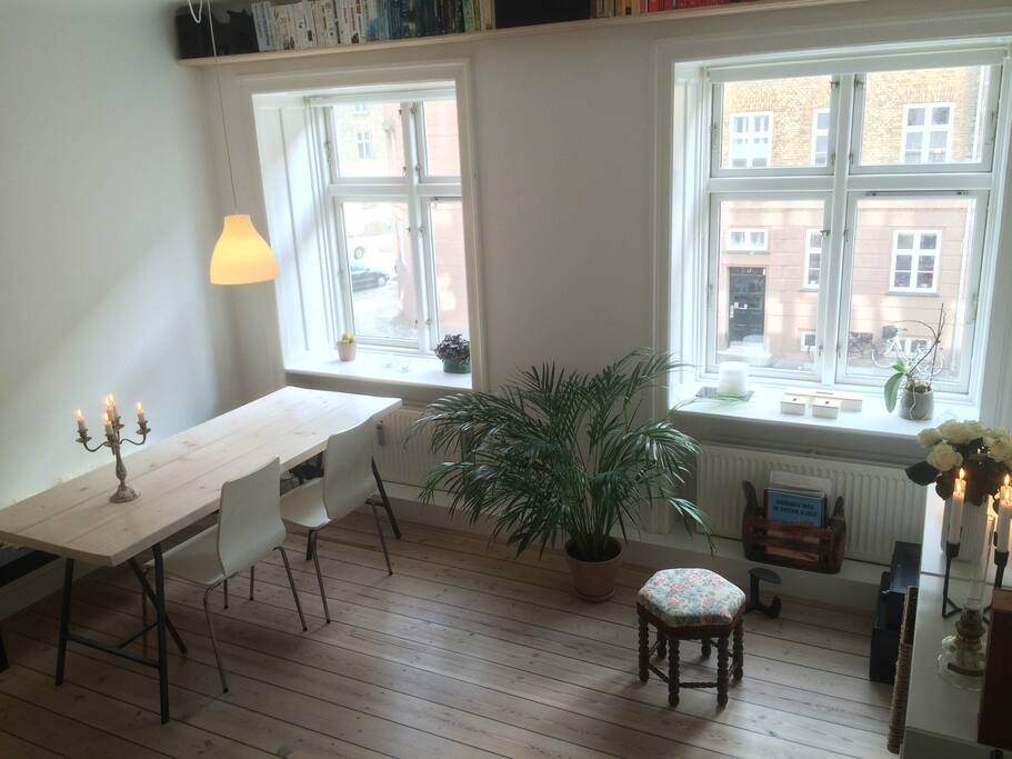 Living room including hygge, lots of light, TV, Stereo and WiFi