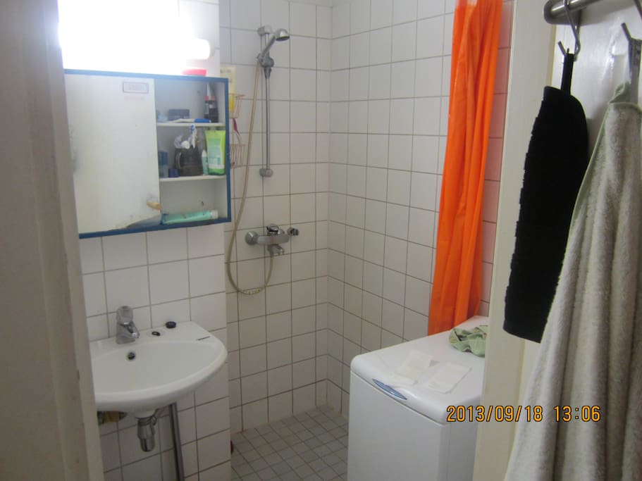 Separate shower room