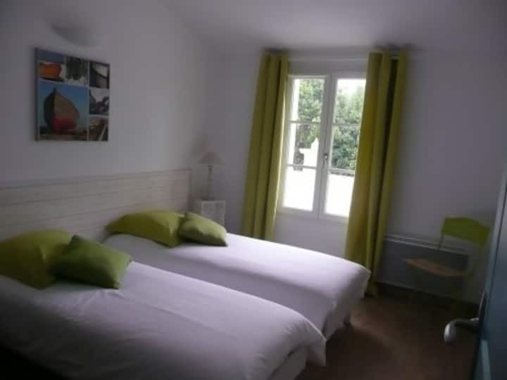 חדר שינה זוגי קומה ראשונה