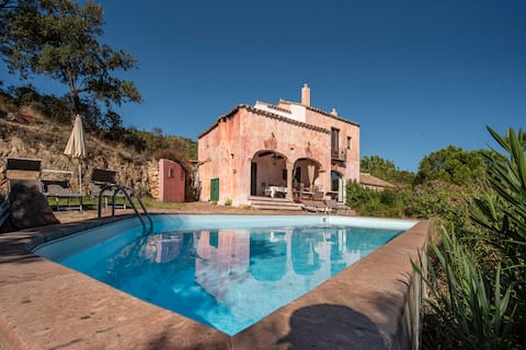 2 Star Domus: Master Villa with Pool