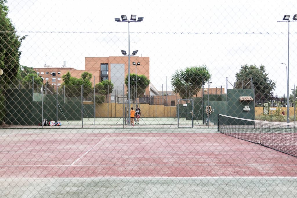 pistas tenis y padel