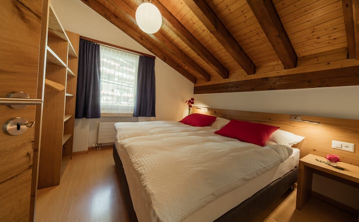 卧室位于二楼北部