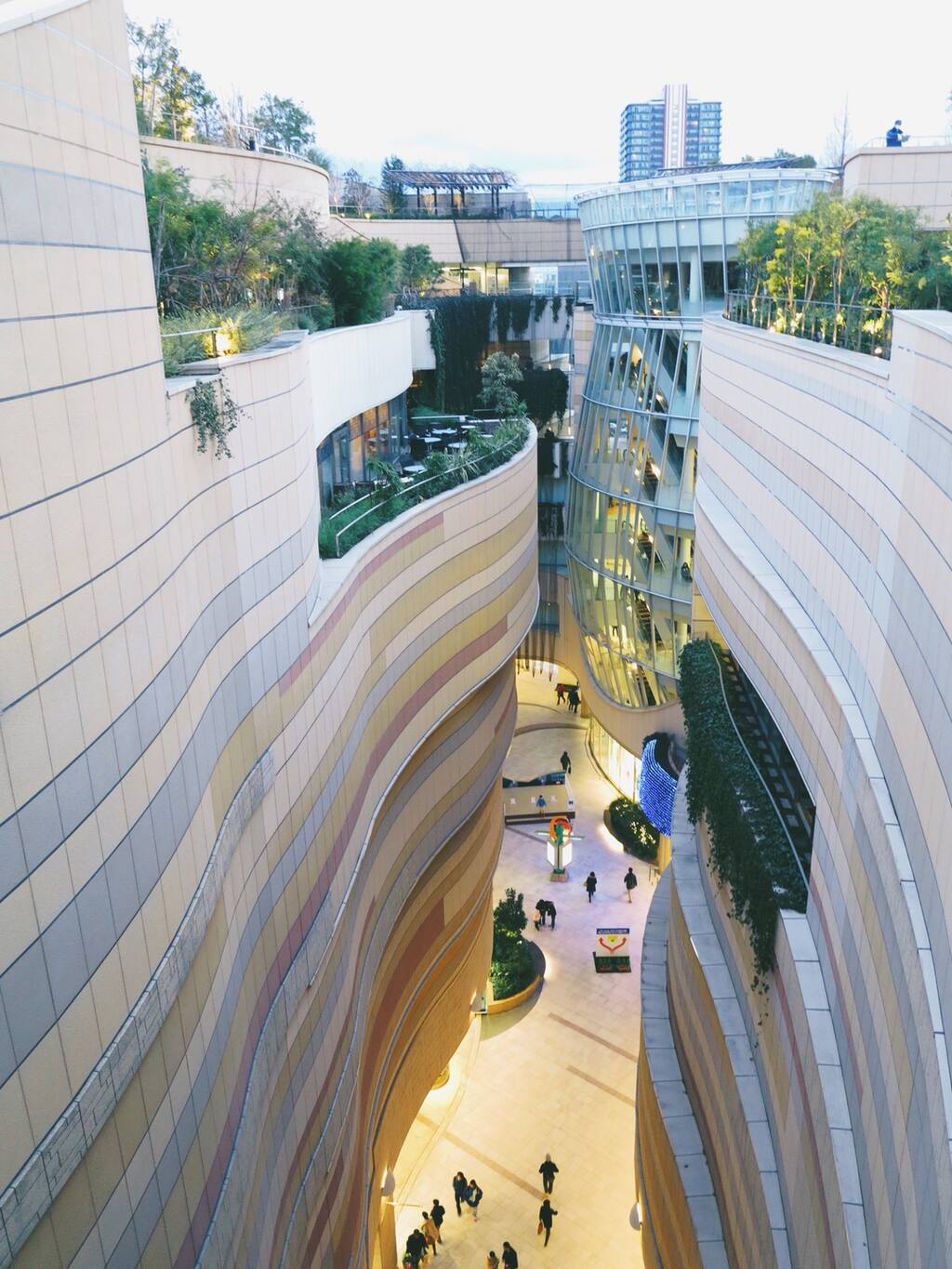 当代的 古巴比伦空中花园 大阪难波公园 大阪旅游攻略 尽在airbnb爱彼迎