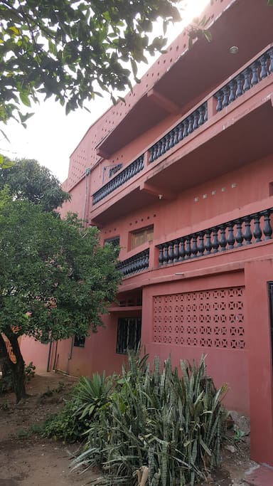 Entry to all building and front of the apartment